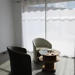 La Petite Maison Dans La Pature Nyaraló *