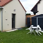 La Petite Maison Dans La Pature