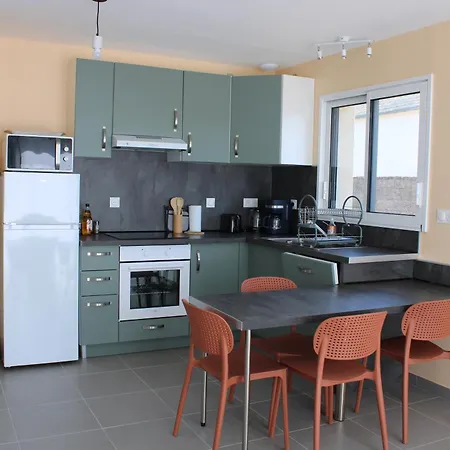 La Petite Maison Dans La Pature *