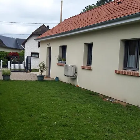 Nyaraló La Petite Maison Dans La Pature